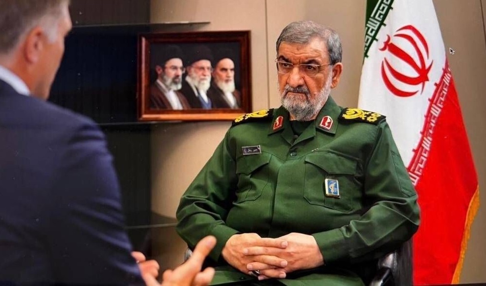 دبیر شورای‌عالی امنیت ملی: دیپلماسی ما تغییر کرده و دیگر به دیپلماسی گذشته برنمی‌گردیم / امریکا بعضی از شروط هفتگانه ما را پذیرفته‌اند و بعضی ابهاماتی وجود دارد / قاعدتاً باید ابهامات ما را برطرف کنند؛ باید ببینیم آیا می‌توانند ابهامات ما را برطرف کنند تا مراحل بعدی شروع شود یا نه / به احتمال قوی یک شورای جنگ اقتصادی تشکیل شود