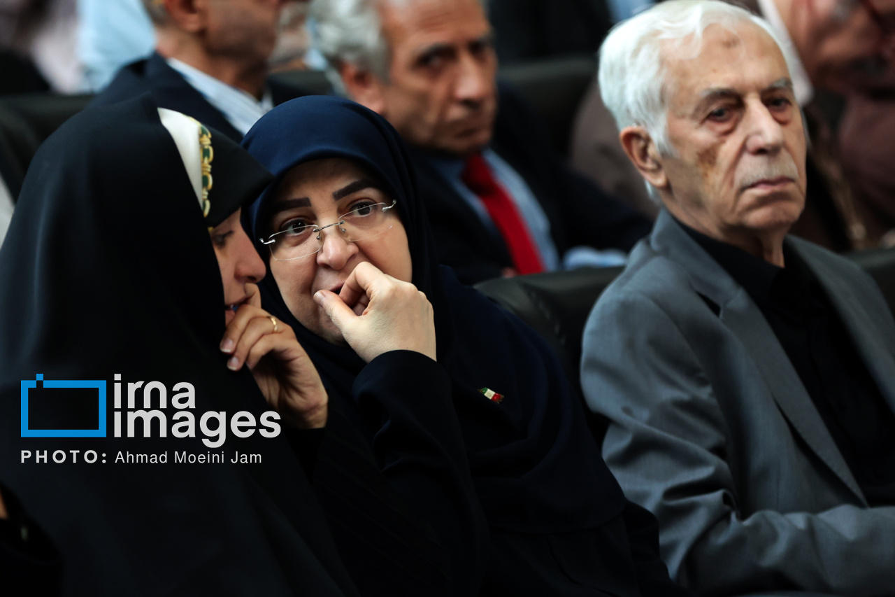 تصاویر: نخستین سالگرد زنده یاد «محمود فرشچیان»