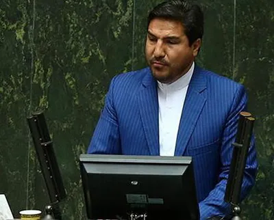 ادعای برزگر، نماینده مجلس از قول وزیر بهداشت: وجود دو نوع ویروس کرونا با منشأ متفاوت در کشور/ بخشی از ویروس کرونا در گیلان و قم از ویروس شیوع یافته در ووهان چین متفاوت است؛ منشأ ویروس دوم نامعلوم است؛ این ویروس حتی به پرستار ۲۵ ساله هم رحم نکرد
