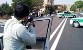 فردی که با سلاح سرد در خیابان منوچهری شیراز ۴ نفر را به قتل رساند / قاتل ظاهراً مواد مخدر صنعتی مصرف کرده بود / این فرد با شلیک پلیس از ناحیه پا مجروح و دستگیر شد