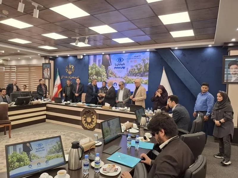 الگویی شایسته در حمایت از روشندلان/ تقدیر رئیس سازمان بهزیستی و انجمن نابینایان از رویکرد انساندوستانه بانک مسکن در روز عصای سفید الگویی شایسته در حمایت از روشندلان/ تقدیر رئیس سازمان بهزیستی و انجمن نابینایان از رویکرد انساندوستانه بانک مسکن در روز عصای سفید