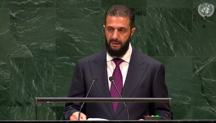احمد الشرع در مجمع عمومی سازمان ملل: بلندی‌های جولان همچنان بخشی از خاک سوریه باقی خواهد ماند / جهان از بازگشت ما خرسند است، اما اسرائیل در حال انجام حملات علیه سوریه است / ما خواستار عقب‌نشینی نیرو‌های اسرائیلی به خطوط ۸ دسامبر ۲۰۲۴ هستیم