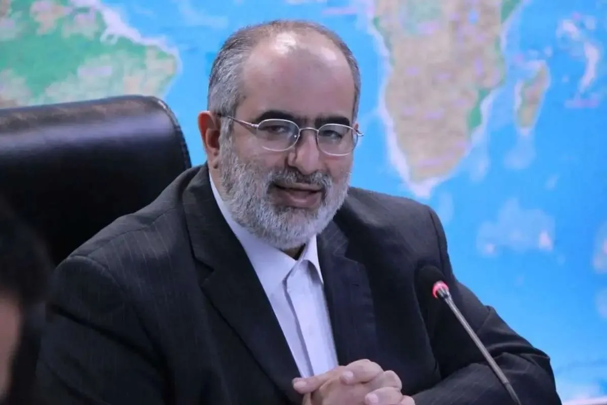 واکنش حسام‌الدین آشنا به تجمع غیر قانونی عده‌ای مقابل منزل حسن روحانی: این اقدام نه مشکل ناترازی‌ها را حل می‌کند، نه رسوایی ناتراستی‌ها را پوشش می‌دهد