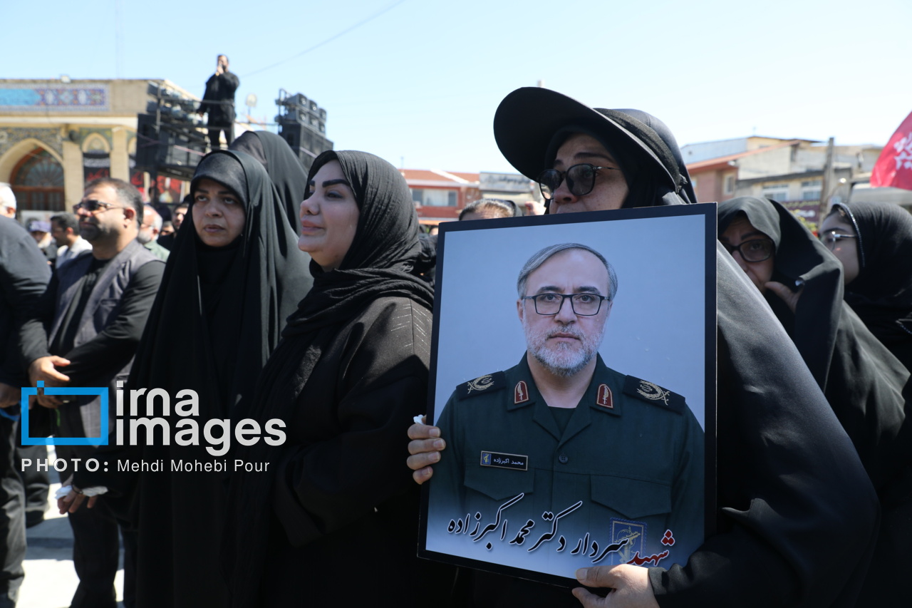 تصاویر: تشییع پیکر معاون نیروی دریایی سپاه در ساری