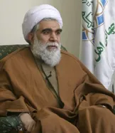 حجت الاسلامی که در يک مجله 