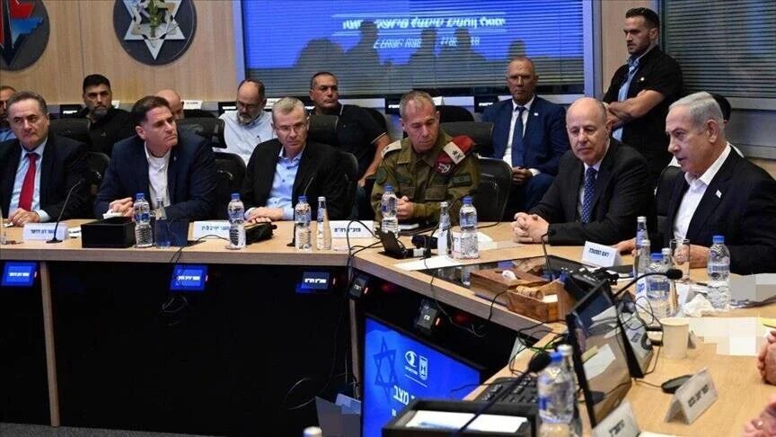 شبکه ۱۳ تلویزیون اسرائیل: نشستی اضطراری اسرائیل برای بررسی توافق ایران و آمریکا /  این جلسه، به بررسی نحوه رویارویی با چالش تفکیک میان جبهه ایران و لبنان می پردازد