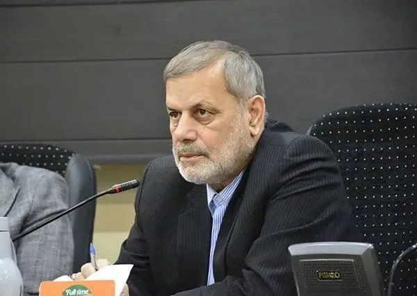 حیات مقدم، نماینده مجلس: قیمت برخی خودروهای معمولی در ایران، چند برابر نمونهٔ مشابه خود در بازارهای جهانی است/ یک بار برای واردات خودرو از فرد پول می‌گیریم، بعد می‌گوییم خودرو شما لوکس است و باید مالیات بدهی؛ واقعا چه خبر است؟