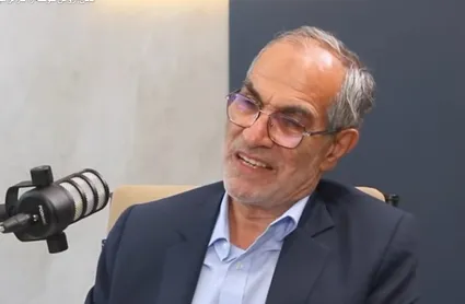 ویدیو / مصطفی زهرانی، رئیس اسبق دانشکده روابط بین‌الملل وزارت خارجه، درمورد ادعای حمله اتمی به ایران در صورت توافق بر سر ذخایر اورانیوم: در بحث بازدارندگی، دو دو طرف باید توان ضربه دوم را داشته باشند، الان این ذخایر چه کمکی به ما می‌کند که دشمن حمله نکند؟ / یک مشت اورانیوم که نمی‌تواند به ما توان ضربه دوم بدهد / ما با داشتن سلاح متعارف بازدارندگی بهتری از خود نشان دادیم