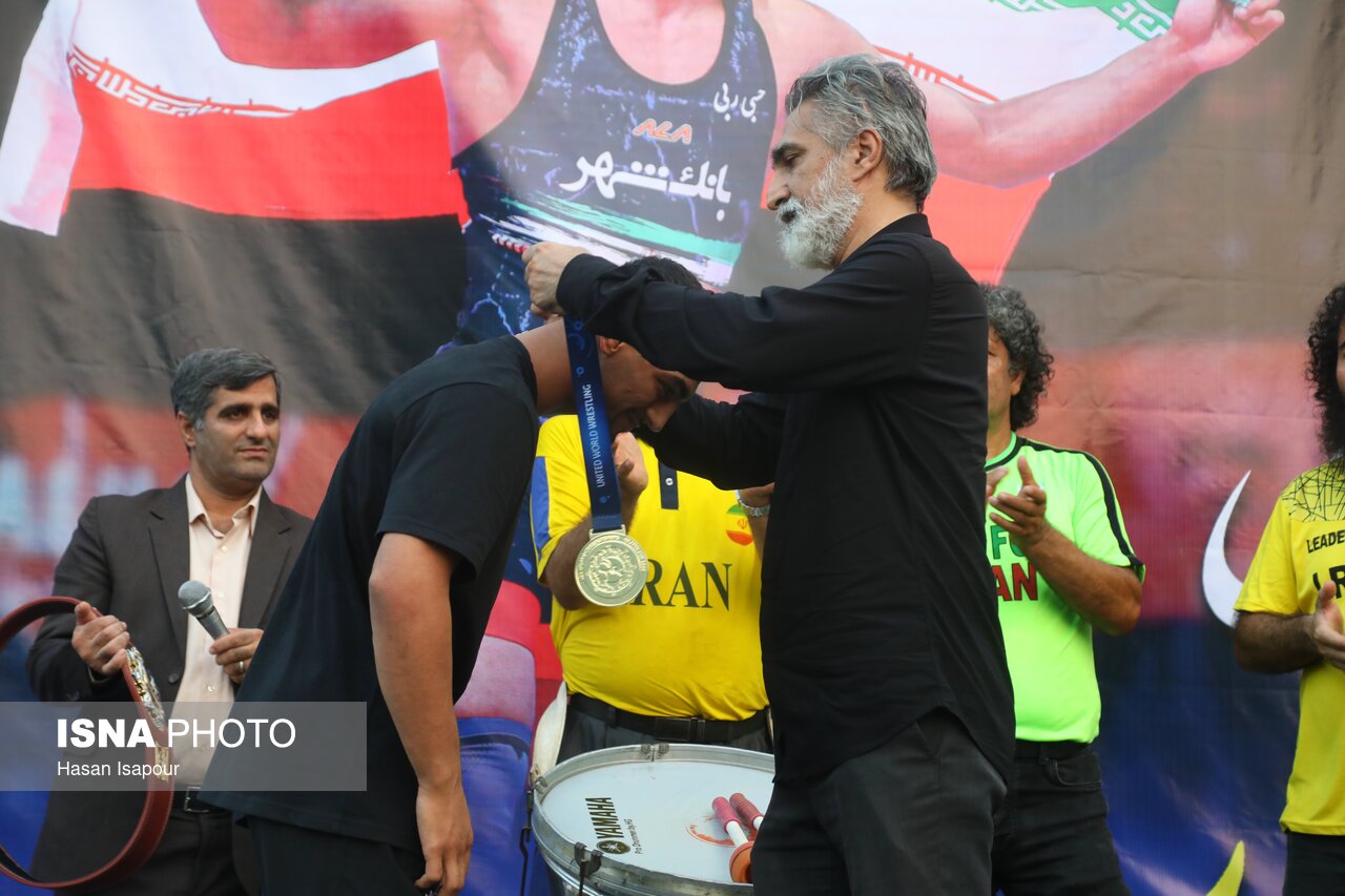 تصاویر: مراسم استقبال از «سینا خلیلی»، قهرمان کشتی آزاد جوانان جهان - سوادکوه