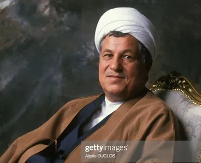 خاطرات آیت الله هاشمی رفسنجانی، ۱۹ بهمن ۱۳۷۷: پیشنهاد آقامحمدی معاون سیاسی صداوسیما درمورد زمان اعلام استعفای دری نجف آبادی وزیر اطلاعات