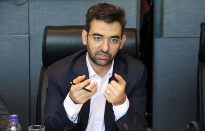 واکنش آذری جهرمی به تعطیلی فستیوال کوچه: توقیف این رویداد، بازداشتن از نیکی، زیستن و امید است/ بگذارید بوشهر بدرخشد