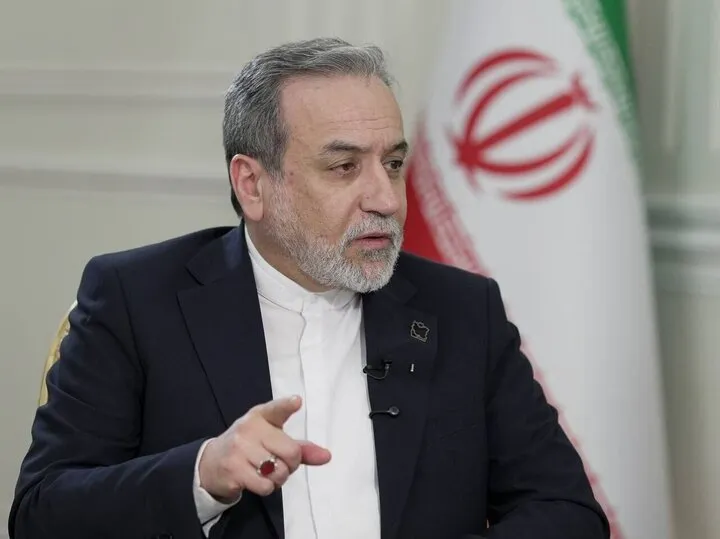 بارها سفرای کشورهای مختلف به من گفتند که از مجموع بندهای تفاهم‌نامه، تقریباً همه آن‌ها به نفع ایران بوده و تنها بخش کوچکی به نفع طرف مقابل است؛ علت نقض تفاهم‌نامه از سوی آمریکا هم همین بود/ با اقتدار جنگیدیم و با اقتدار هم مذاکره کردیم/ وقتی می‌گوییم دیپل