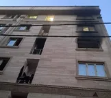 نجات ۱۵ ساکن از آتش‌سوزی شدید در ساختمان مسکونی نعمت‌آباد/ دو نفر دچار سوختگی و دودگرفتگی شدند