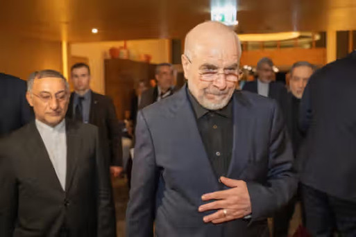 قالیباف: راه‌حل این است که هم بجنگیم و هم مذاکره تا بازدارندگی پایدار ایجاد کنیم/رایزنی وزرای خارجه روسیه و چین درباره ایران/سازمان بین‌المللی دریانوردی: غرق شدن یک کشتی فله‌بر در نزدیکی تنگه هرمز پس از هدف قرار گرفتن با یک پرتابه؛ رویترز: این دومین کشتی تجاری است که طی ۲۴ ساعت گذشته در نزدیکی تنگه غرق می‌شود