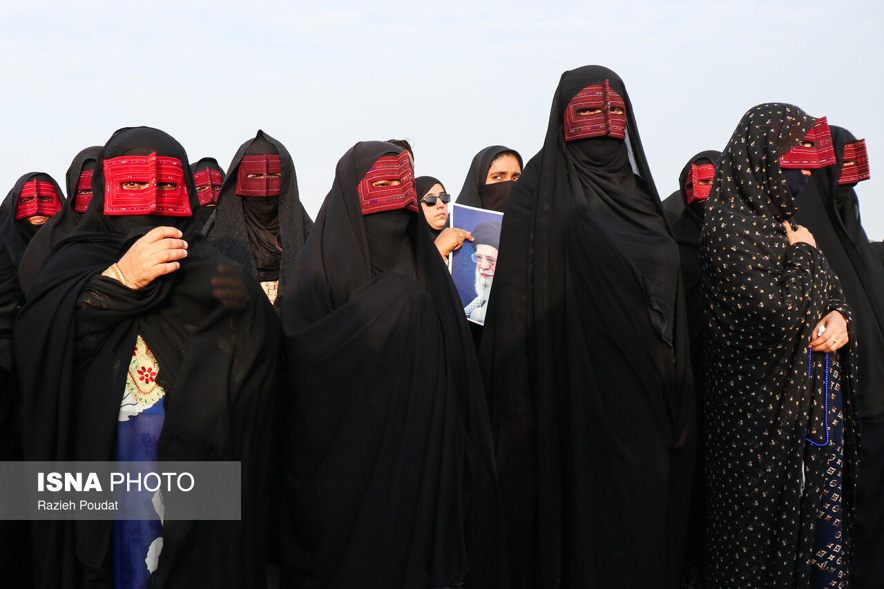 تصاویر: مراسم تشییع پیکر شهدای حمله آمریکا به یک مراسم عروسی در شهرستان سیریک