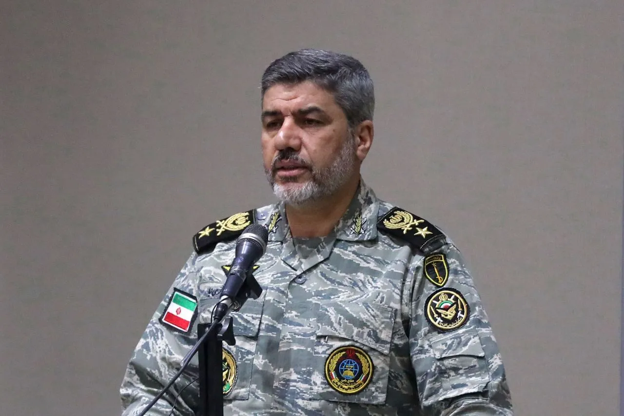در ماه‌های گذشته، افرادی به ما مراجعه کردند که می‌خواهند از جنگ به صورت مالی حمایت کنند/ به همین خاطر بنا شد اگر هر فرد دارای سلاح شکاری مجاز، در صورت تجاوز زمینی نیروهای آمریکایی، آن‌ها را به هلاکت برساند یا اسیر کند، ۵ میلیارد تومان پاداش دریافت کند/ اگ
