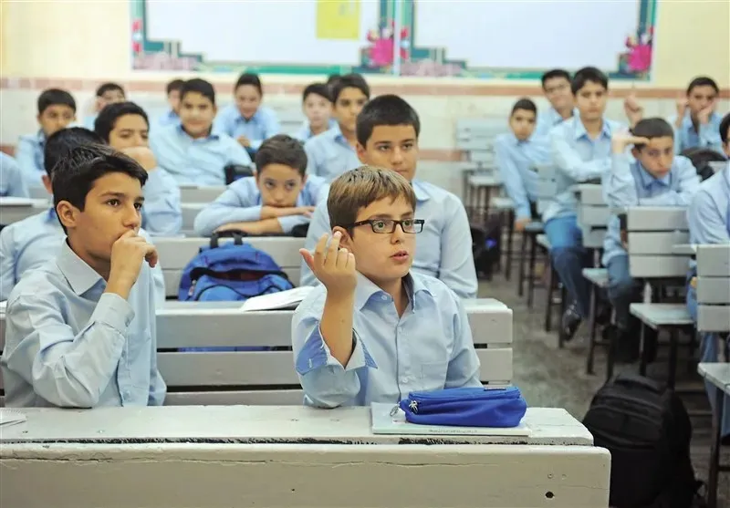 کلیه مدارس شهرستان قشم از فردا با شیوه ترکیبی مجازی و حضوری فعالیت می‌کنند