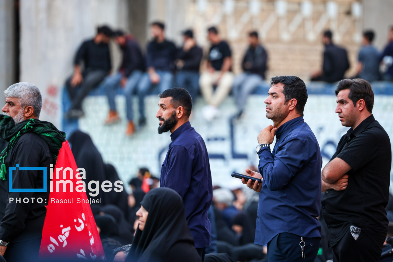 تصاویر/ آیین بدرقه پیکر رهبر شهید انقلاب در قم