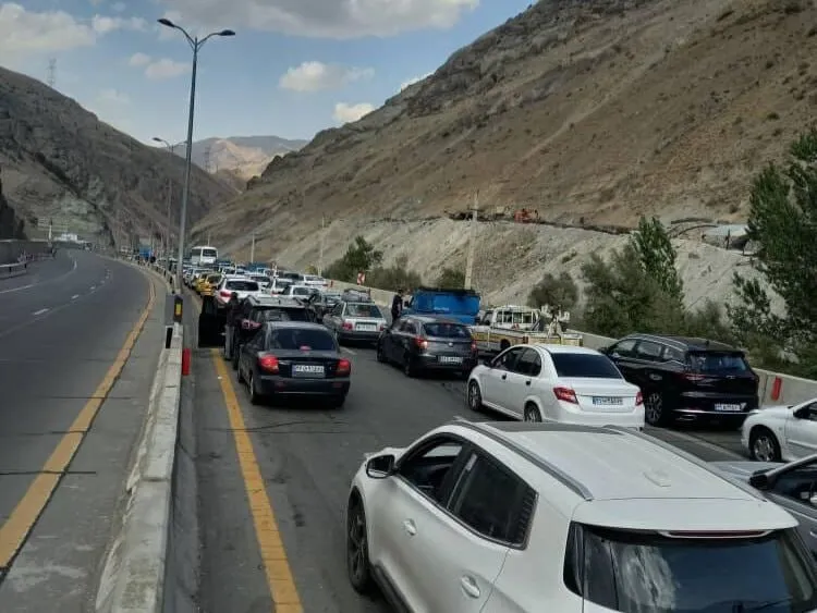 پلیس راه مازندران: وضعیت ترافیک در محورهای ارتباطی استان از جمله چالوس، آزادراه تهران شمال و هراز سنگین است