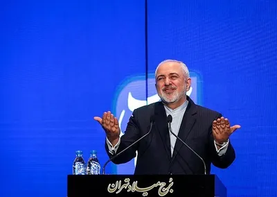 حمله کیهان به ظریف: دیپلماسی شما غرور ملی را لگدمال کرد / وقتی همه برای برجام مشغول بزن و بکوب بودند، کیهان این روزها را می‌دید