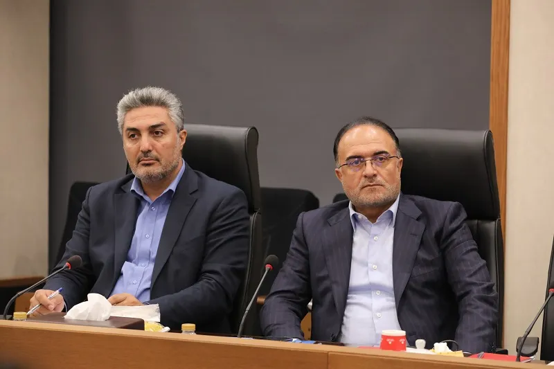 نشست اعضای كمیسیون اقتصادی مجلس با مدیرعامل و اعضای هیات مدیره بانك ملت برگزار شد/ تاكید بر نقش و تاثیرگذاری بانك ملت در تامین مالی اقتصاد كشور