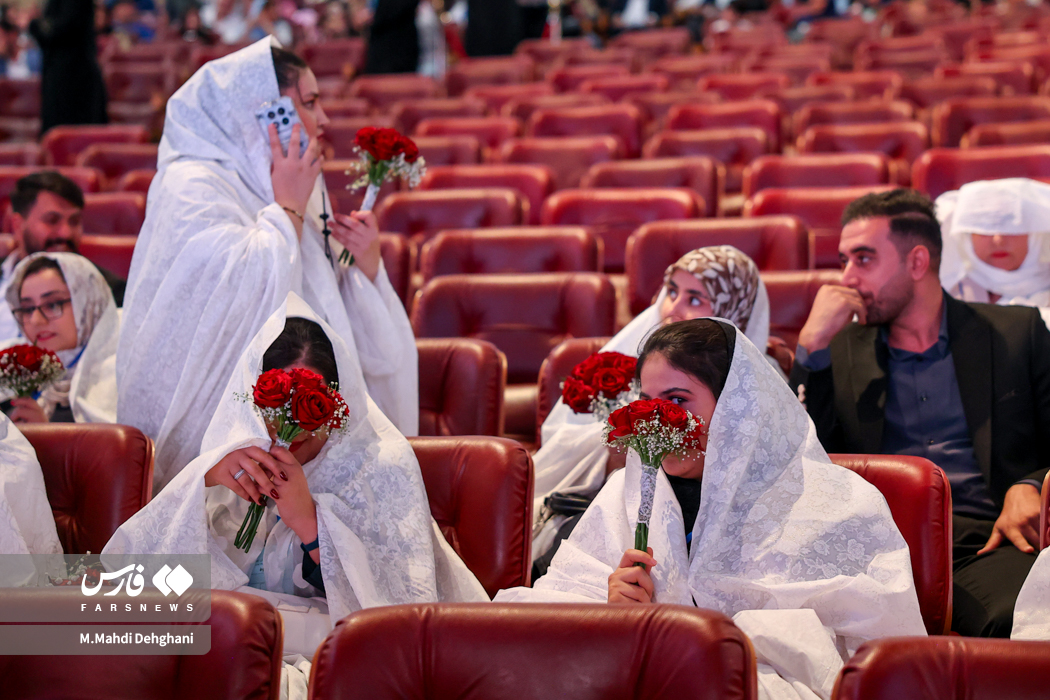 تصاویر: جشن ازدواج ۱۱۰ زوج تهرانی