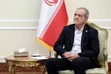 روزنامه جوان: بعضی رسانه‌ها یک روز پس از پیام رهبری با آن تعابیر روشن، نوشتند که رئیس‌جمهور باید برکنار شود؛ عجیب است که برخی همچنان در فضای انتخاباتی سیر می‌کنند و در پی چیدن میوه رقابت‌های سیاسی هستند