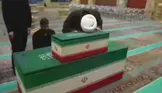 ببینید/ وداع داماد رهبر انقلاب با پیکر دختر ۱۴ ماهه خود، شهیده زهرا محمدی گلپایگانی