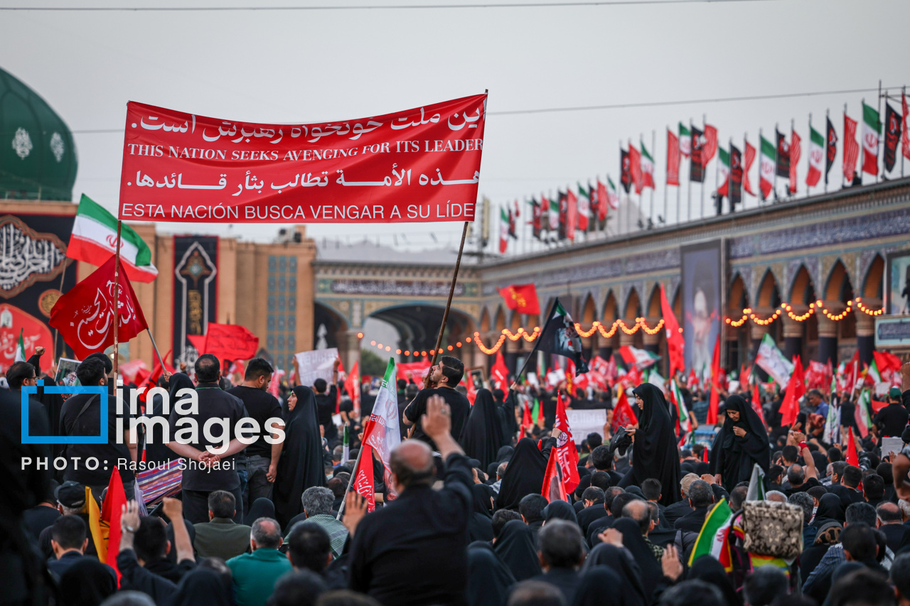 تصاویر/ آیین بدرقه پیکر رهبر شهید انقلاب در قم