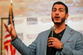 جنگ علیه ایران موضوع اصلی مناظره نامزدهای مجلس سنای آمریکا در ایالت میشیگان / السید، نامزد دموکرات‌ها: قیمت بالای بنزین و تورم مستقیماً ناشی از جنگ ایران است؛ جنگی را آغاز کردید که هرگز نباید واردش می‌شدید / ما عملاً به حکومت ایران یاد دادیم که می‌تواند از تنگه هرمز به‌عنوان اهرم فشار استفاده کند