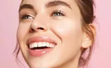 لب‌های ترک‌خورده در هوای سرد؟ ۷ عادت ساده برای حفظ نرمی و سلامت لب‌ها