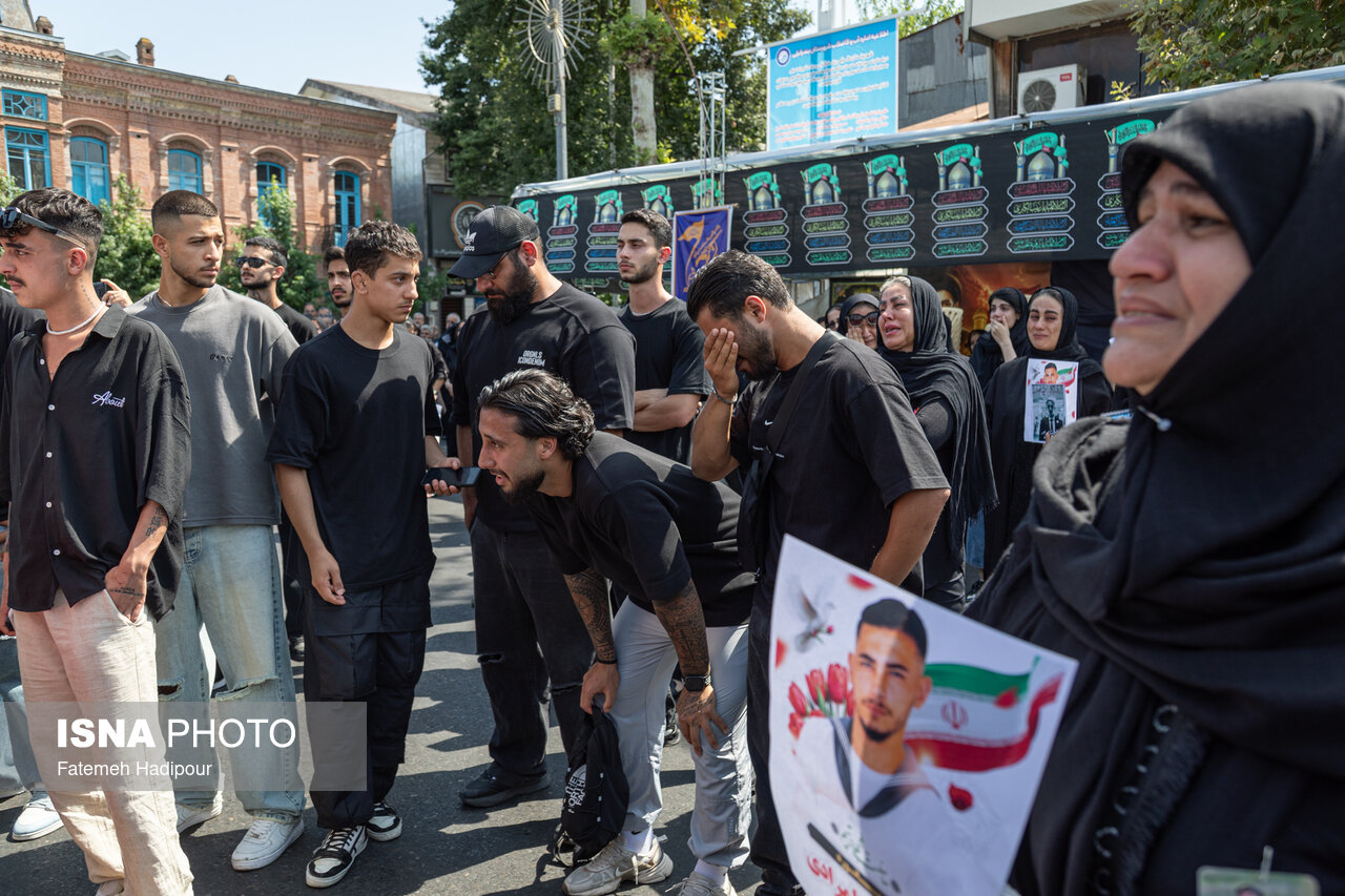 تصاویر: تشییع پیکر دریانورد شهید «نیما مرادی» - بندرانزلی