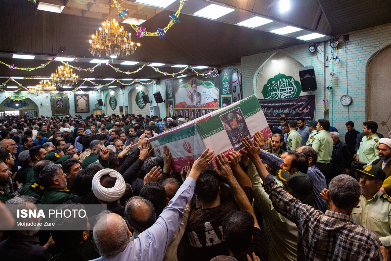 تصاویر: تشییع پیکر مطهر سردار شهید «حسین ظریفی»، فرمانده قرارگاه سجاد سراوان در مشهد