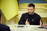 زلنسکی: این منصفانه نیست که ترامپ از اوکراین بخواهد برای صلح امتیاز بدهد، نه روسیه/ شاید برای رئیس‌جمهور آمریکا فشار آوردن به کشور ما آسان‌تر باشد، اما راه ایجاد صلح اعطای پیروزی به پوتین نیست/ اوکراینی‌ها نمی‌توانند درک کنند که چرا از آن‌ها خواسته می‌شود زمین‌های بیشتری را واگذار کنند؛ دونباس بخشی از کشور ما است، این شهروندان، پرچم، سرزمین