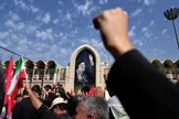 ببینید/ لحظه ورود پیکر مطهر رهبر شهید به مصلای تهران