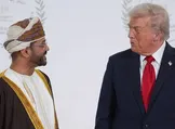 از راه‌اندازی هتل لوکس و مجموعه گلف نیم‌میلیارد دلاری ترامپ در عمان تا تهدید این کشور به بمباران / اگر ایران نخواهد یک پیروزی به ترامپ بدهد، پس کشور‌های حاشیهٔ خلیج فارس باید این کار را بکنند / او سعی دارد لابی طرفدار اسرائیل در آمریکا را ساکت کند و تقصیر‌ها را به گردن کشور‌های حاشیهٔ خلیج فارس بیندازد
