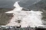 ببینید / فرو ریختن بهمن از یخچال طبیعی در شمال پاکستان