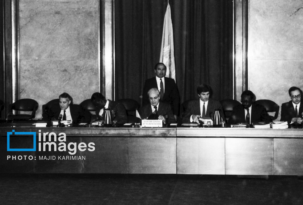 تصاویر: مذاکرات ایران و عراق پس از پذیرش قطعنامه ۵۹۸ - سال ۱۳۶۷