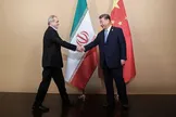 العربی الجدید: در چین گمانه‌زنی‌هایی وجود دارد که یکی از اهداف واشنگتن در مسدود کردن تنگه هرمز، قطع جریان نفت ایران به پکن و در نتیجه مجبور کردن چین به اعمال فشار بر تهران برای دستیابی به توافق است / برخی استدلال می‌کنند واشنگتن قدرت نفوذ پکن بر تهران را بیش از حد ارزیابی می‌کند؛ چین در موقعیتی نیست که تهران را مجبور به تغییر مسیر کند