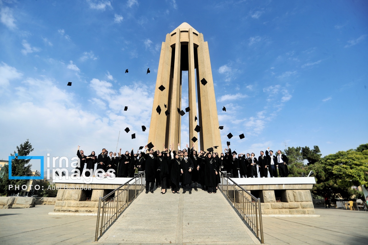 تصاویر: گرامیداشت روز پزشک در آرامگاه بوعلی سینا